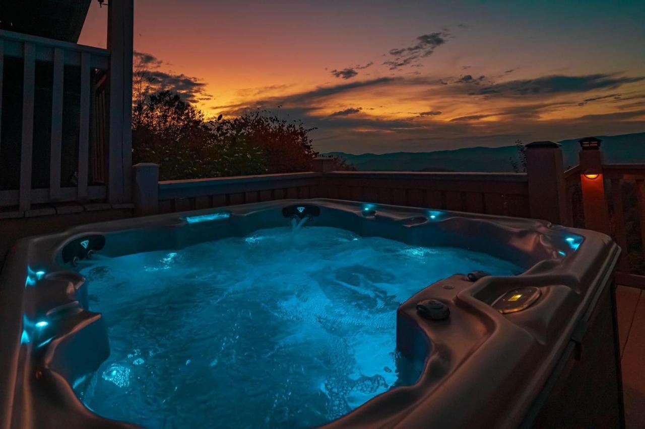 Tanasi Lodge - Reunions, Retreats, Weddings, Family Getaways Sevierville Eksteriør billede