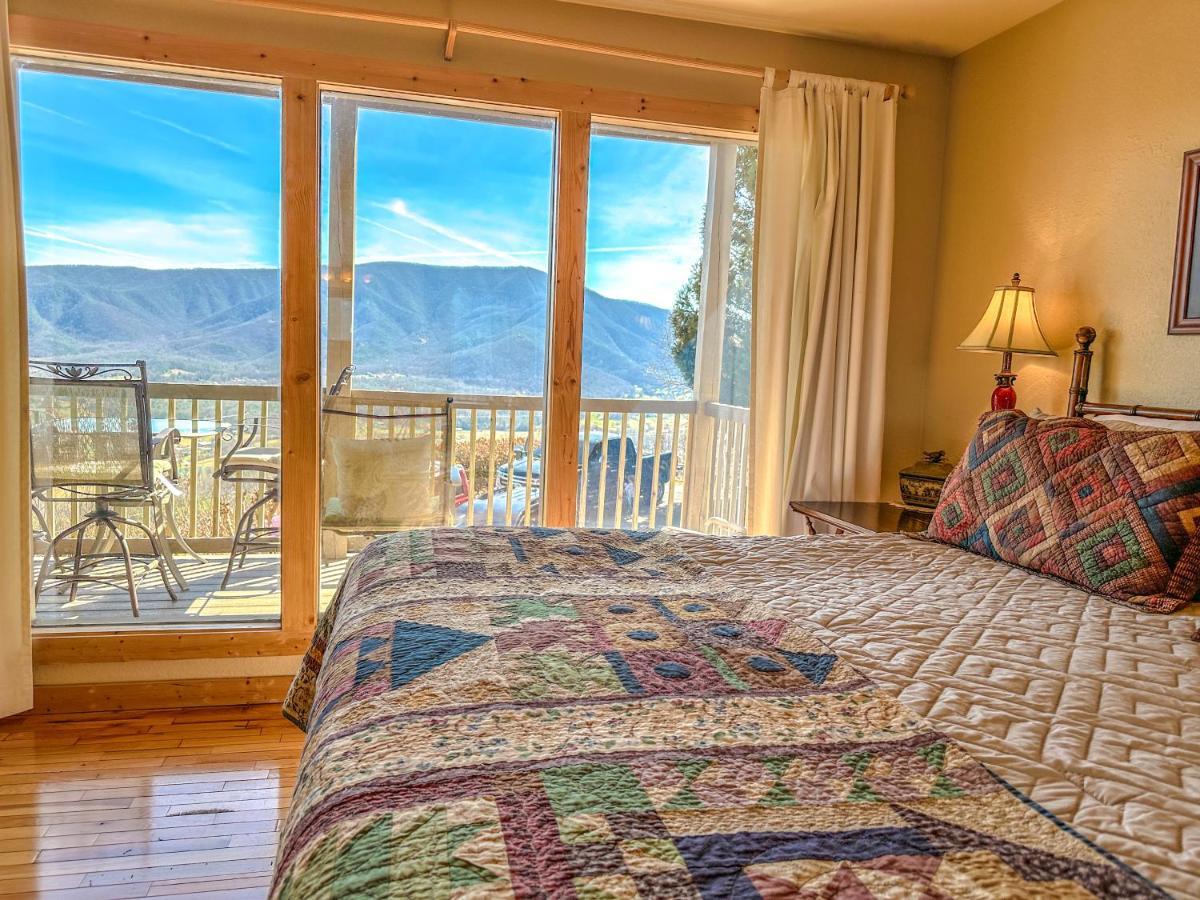 Tanasi Lodge - Reunions, Retreats, Weddings, Family Getaways Sevierville Eksteriør billede