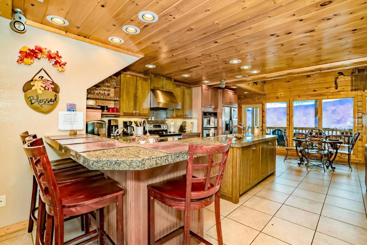Tanasi Lodge - Reunions, Retreats, Weddings, Family Getaways Sevierville Eksteriør billede